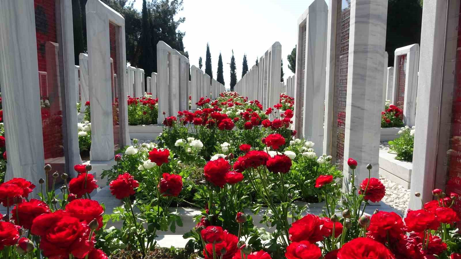 Şehitler Abidesi’nde 18 Mart tören hazırlıkları devam ediyor
