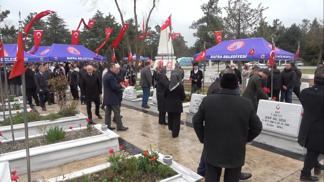 Şehitler Bafra’da dualarla anıldı
