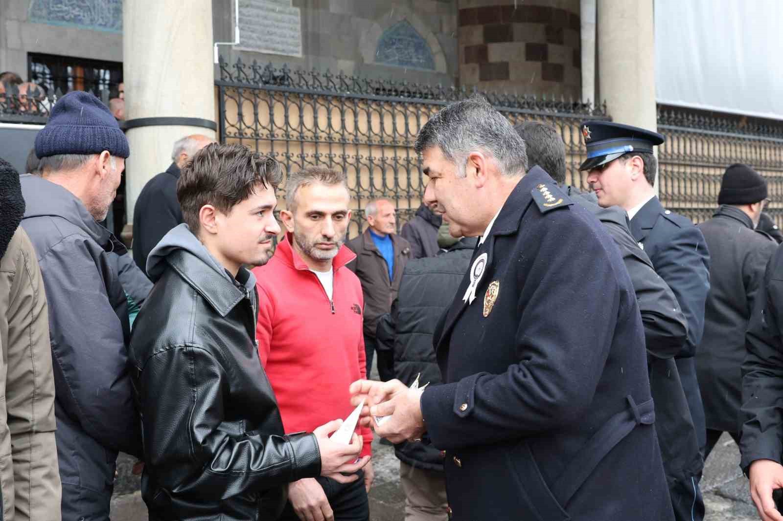 Şehitler polis haftasında dualarla anıldı
