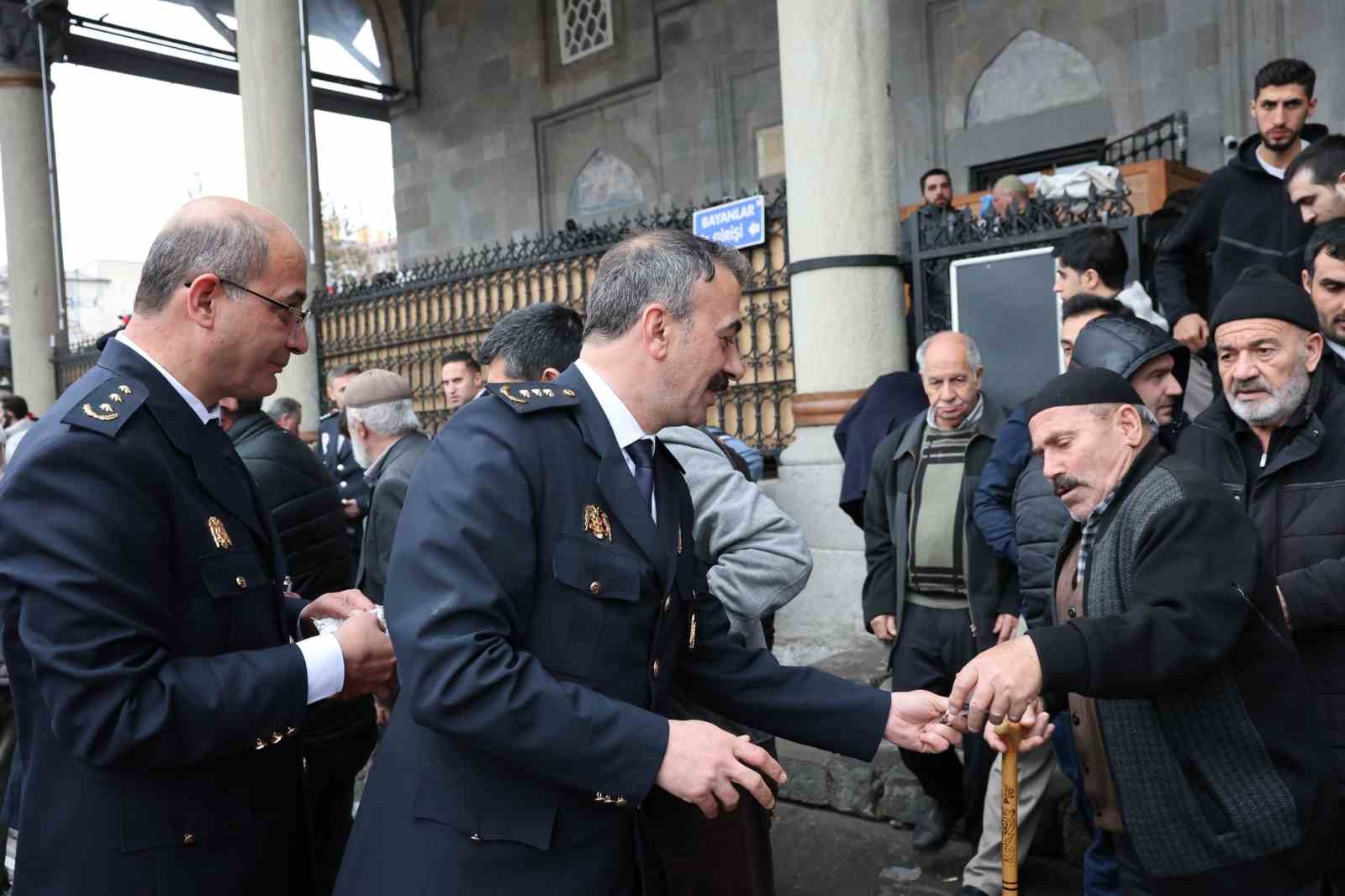 Şehitler polis haftasında dualarla anıldı
