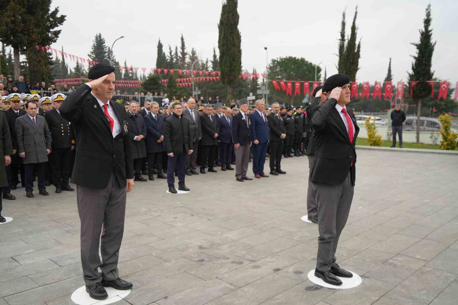 Şehitleri Anma Günü’nde anlamlı öpücük
