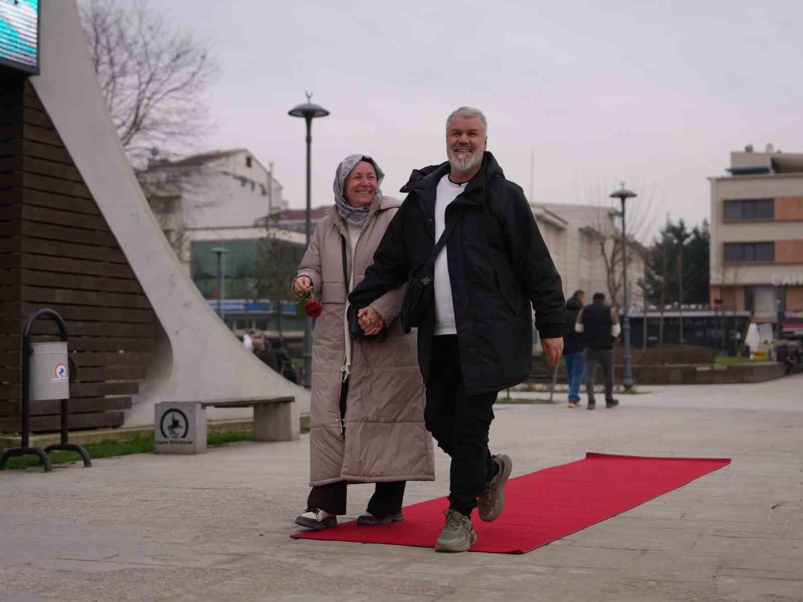 Şehrin kalbinde çiftlere 14 Şubat sürprizi
