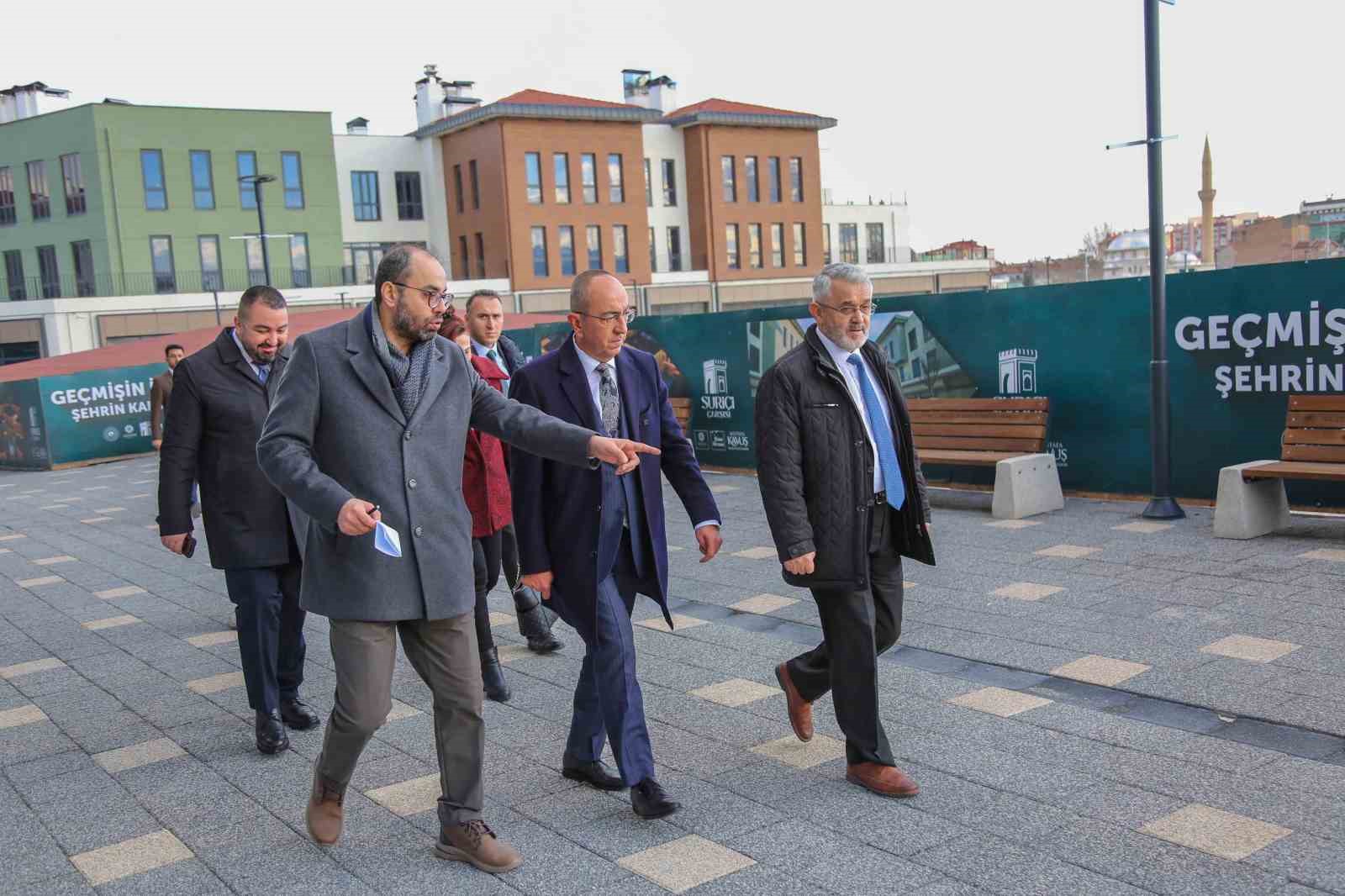 Şehrin yeni buluşma noktası; Suriçi Çarşısı hareketleniyor
