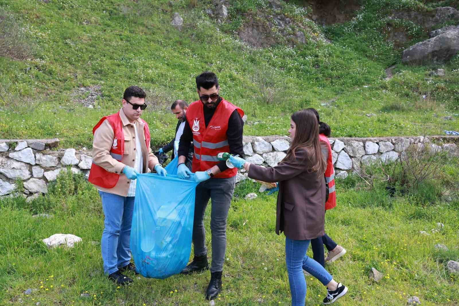 Şehzadeler Belediyesinden Spil’de anlamlı temizlik
