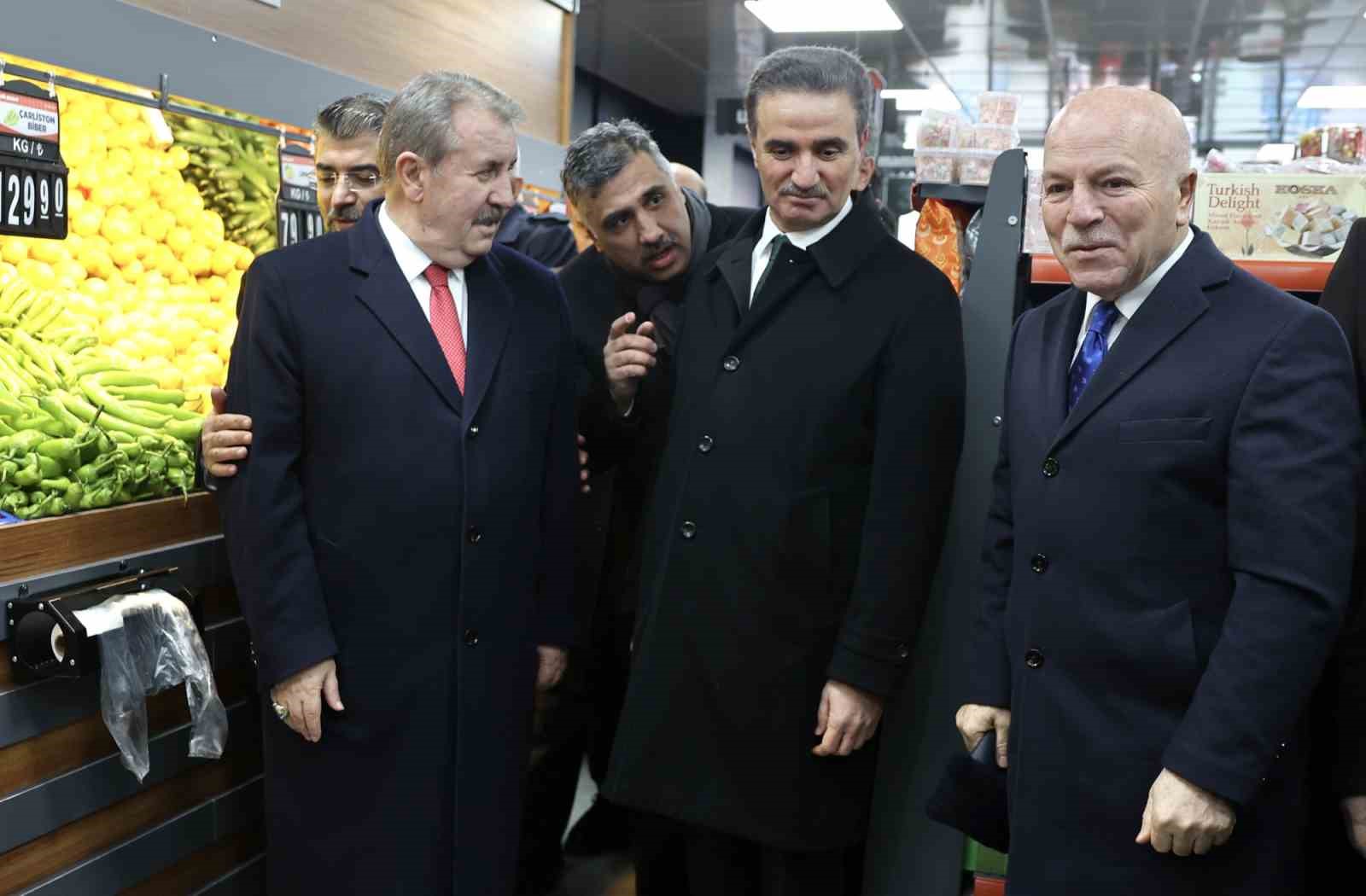 Sekmen: "Bu pazar; gönül belediyeciliğinin en güzel eseridir"
Sekmen: "Bu pazar; gönül belediyeciliğinin en güzel eseridir"