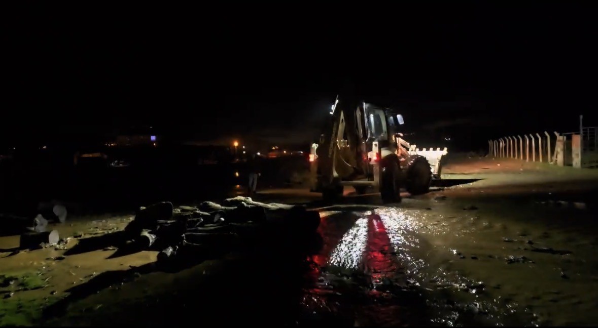 Sel ahırı bastı, 12 keçi ekipler tarafından kurtarıldı
