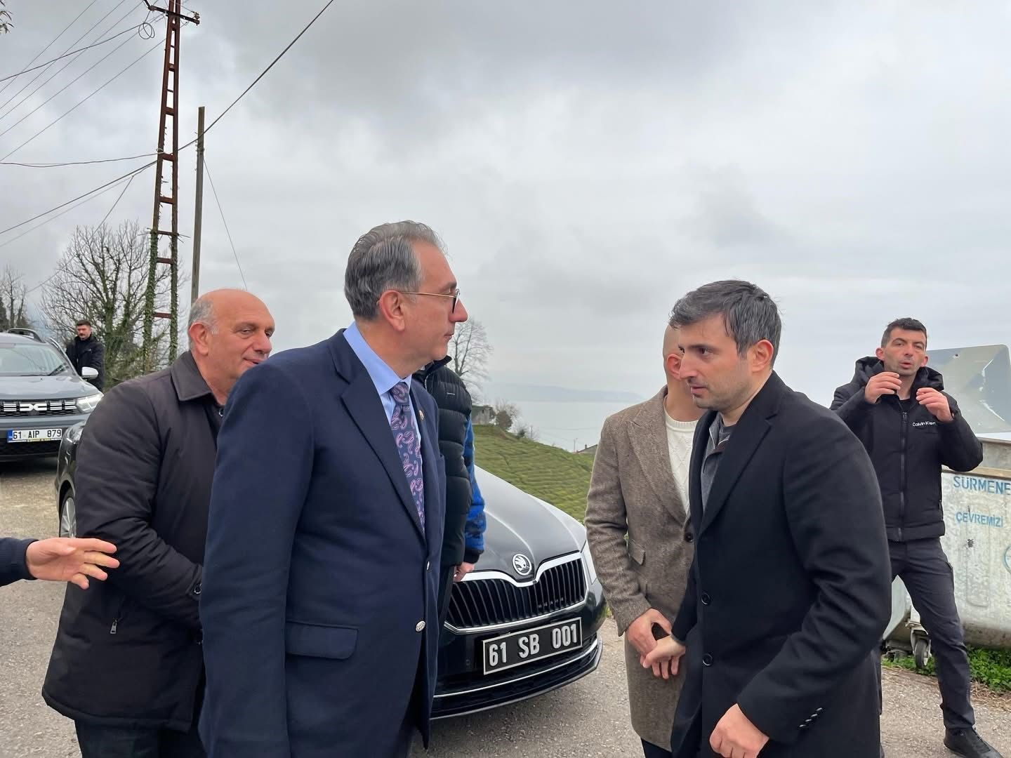 Selçuk Bayraktar ata toprağı Sürmene’de bilim merkezi projesini inceledi
