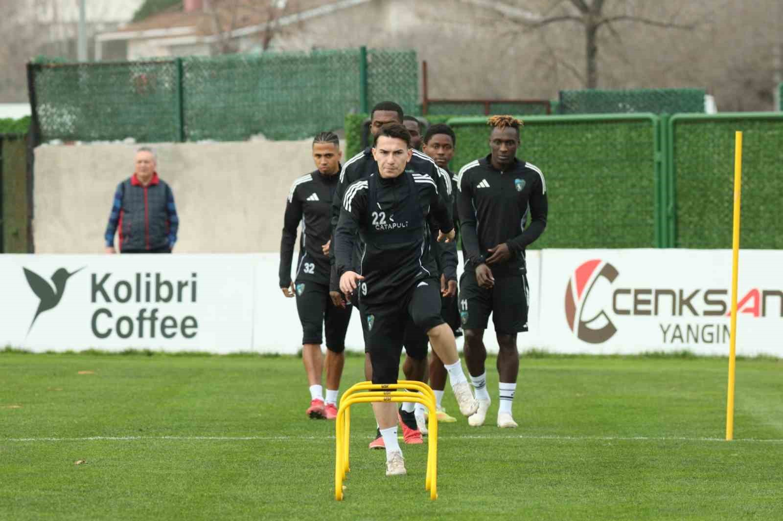 Selçuk İnan: "Fenerbahçe maçında kazanmak için sahaya çıkacağız"
