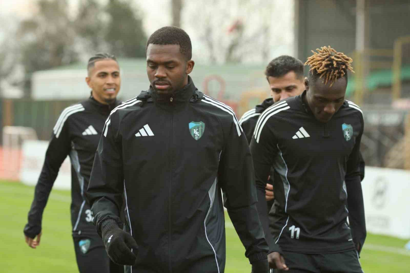 Selçuk İnan: "Fenerbahçe maçında kazanmak için sahaya çıkacağız"
