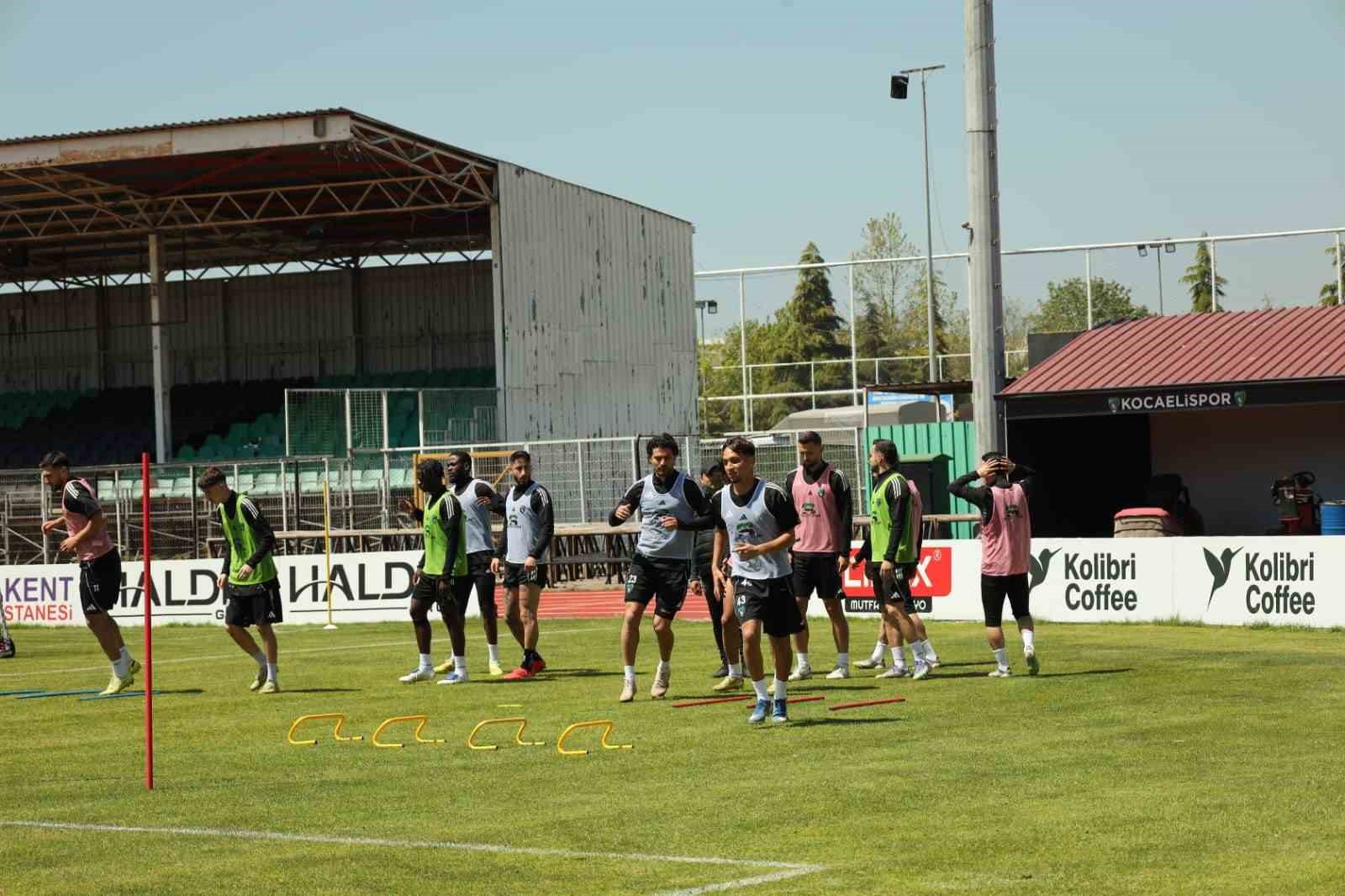 Selçuk İnan: "Kalan maçlarımızı kazanırsak ligi 8. ya da 7. bitirme ihtimalimiz var"
