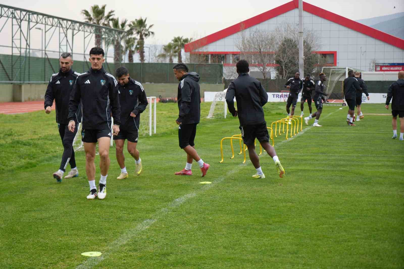 Selçuk İnan: "Sakatlıklar var ve çok geniş bir kadroya sahip olduğumuz da söylenemez"
