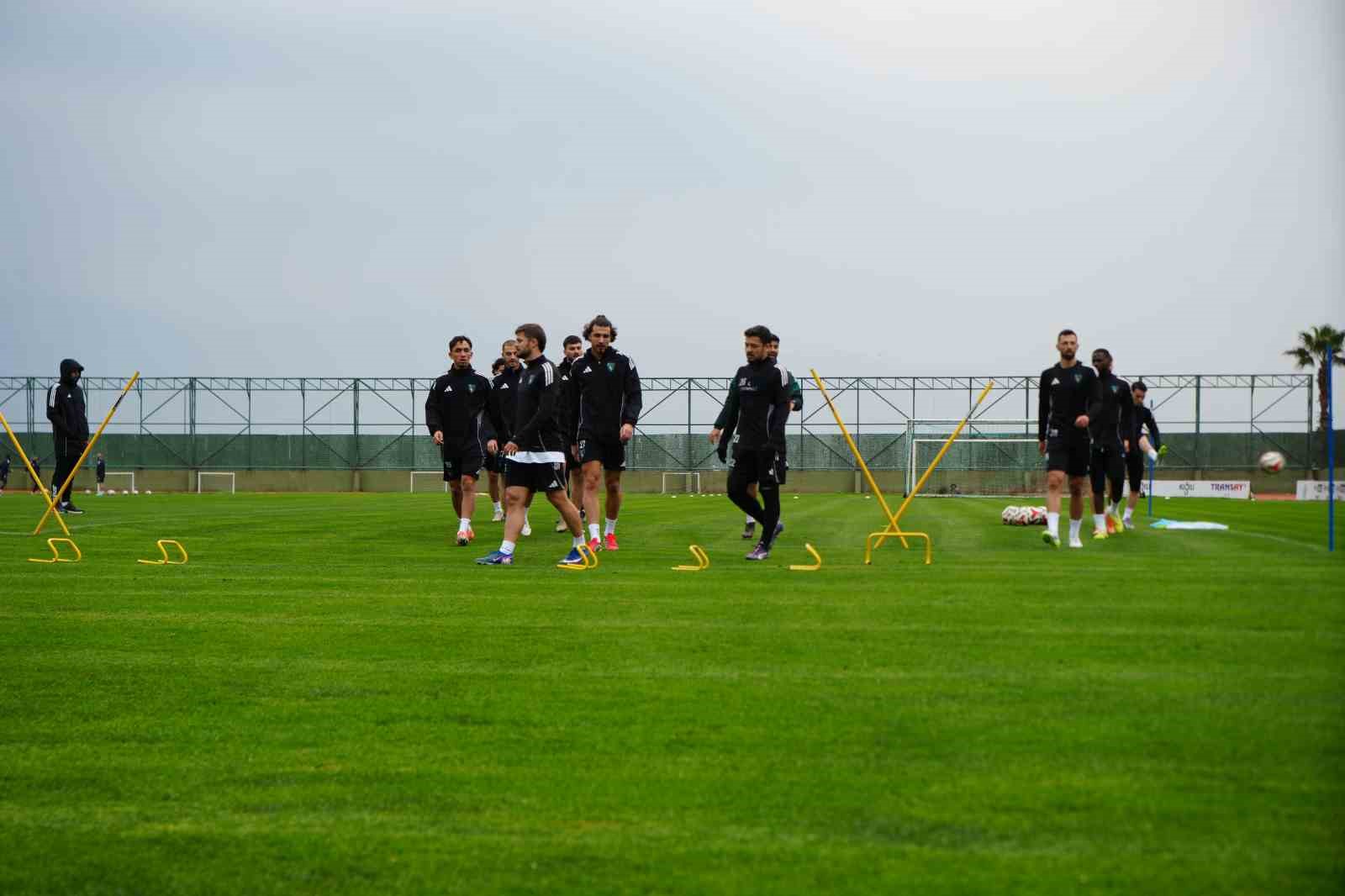 Selçuk İnan: "Sakatlıklar var ve çok geniş bir kadroya sahip olduğumuz da söylenemez"
