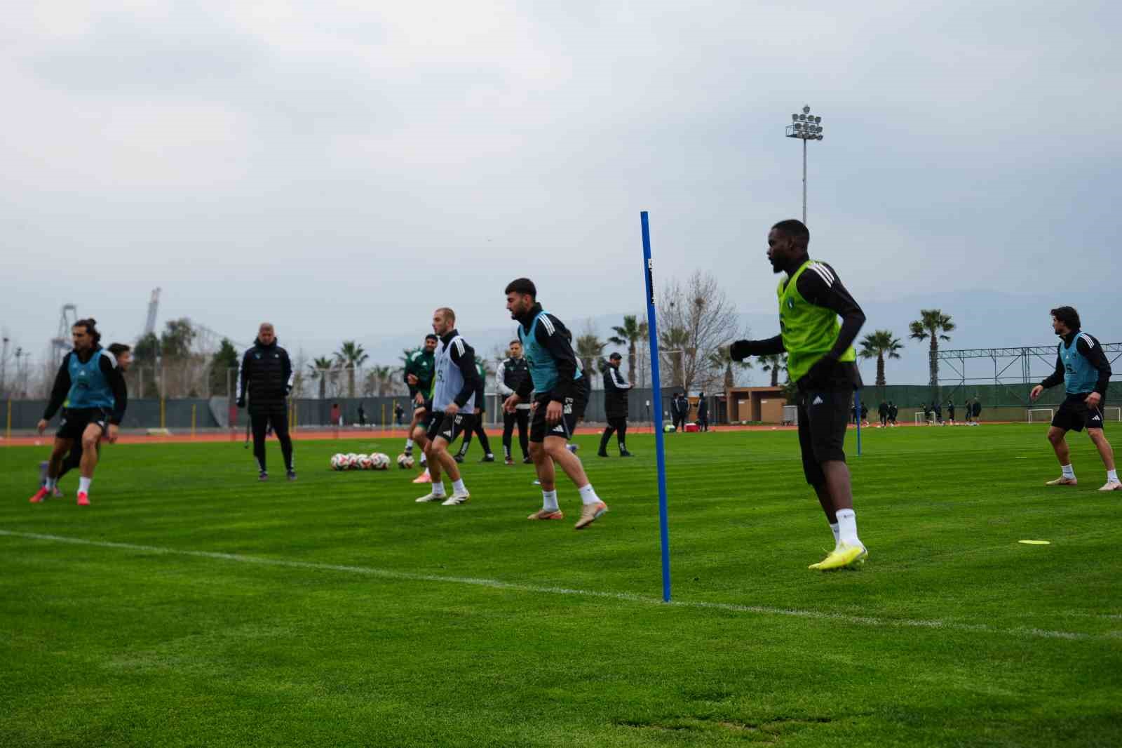 Selçuk İnan: "Sakatlıklar var ve çok geniş bir kadroya sahip olduğumuz da söylenemez"
