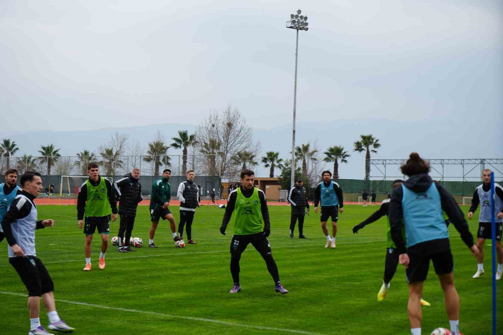 Selçuk İnan: "Sakatlıklar var ve çok geniş bir kadroya sahip olduğumuz da söylenemez"
