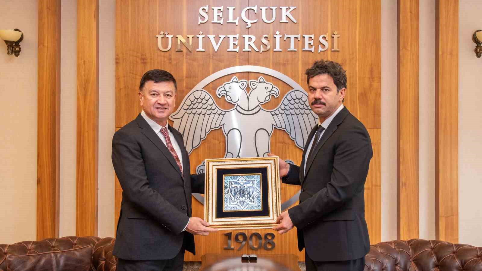 Selçuk Üniversitesi ile Zarmed Üniversitesi iş birliğini güçlendiriyor
