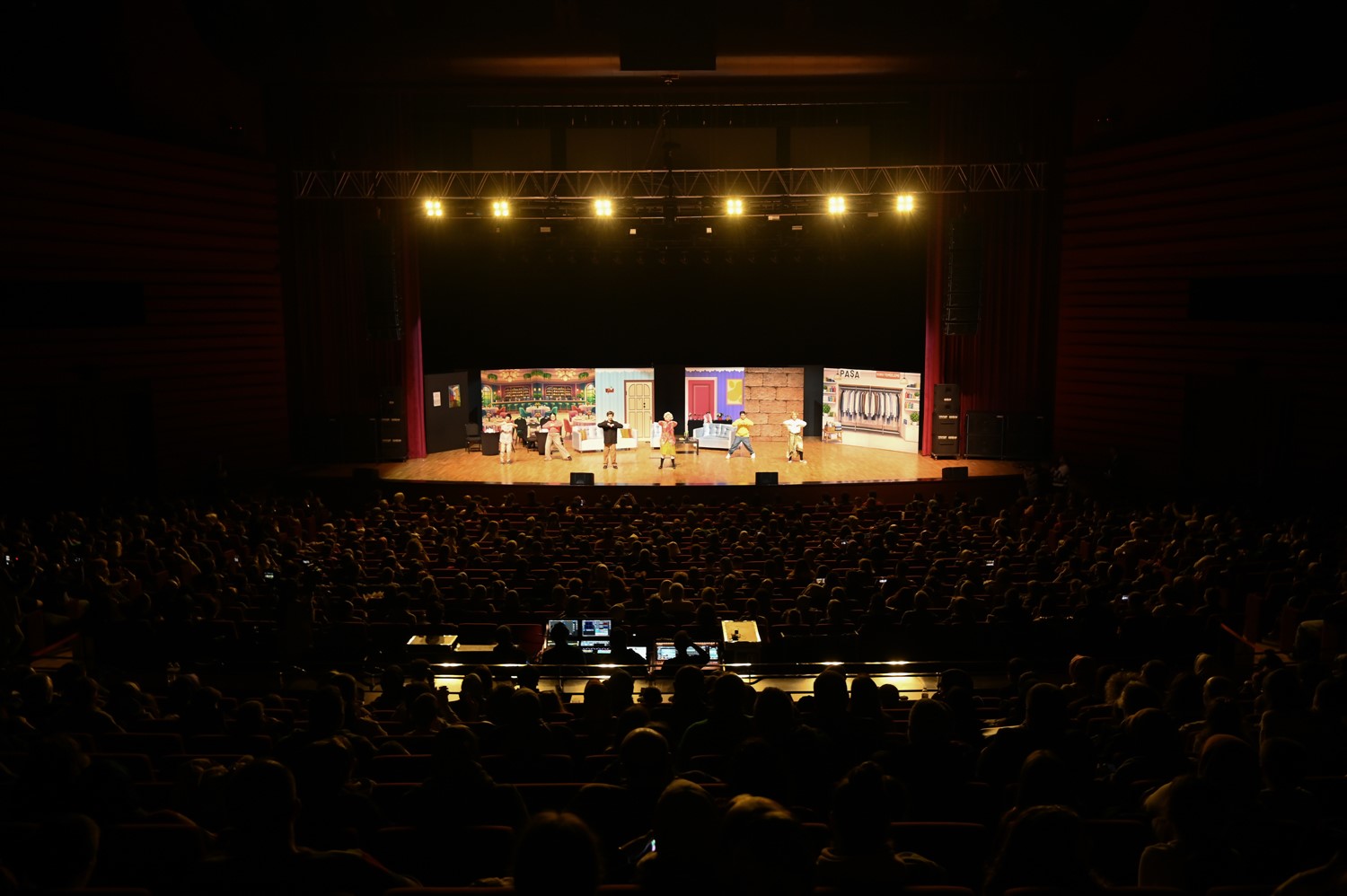 Selçuklu Belediyesi Sanat Akademisi Çocuk Tiyatro Topluluğundan eğlence dolu tiyatro gösterisi
