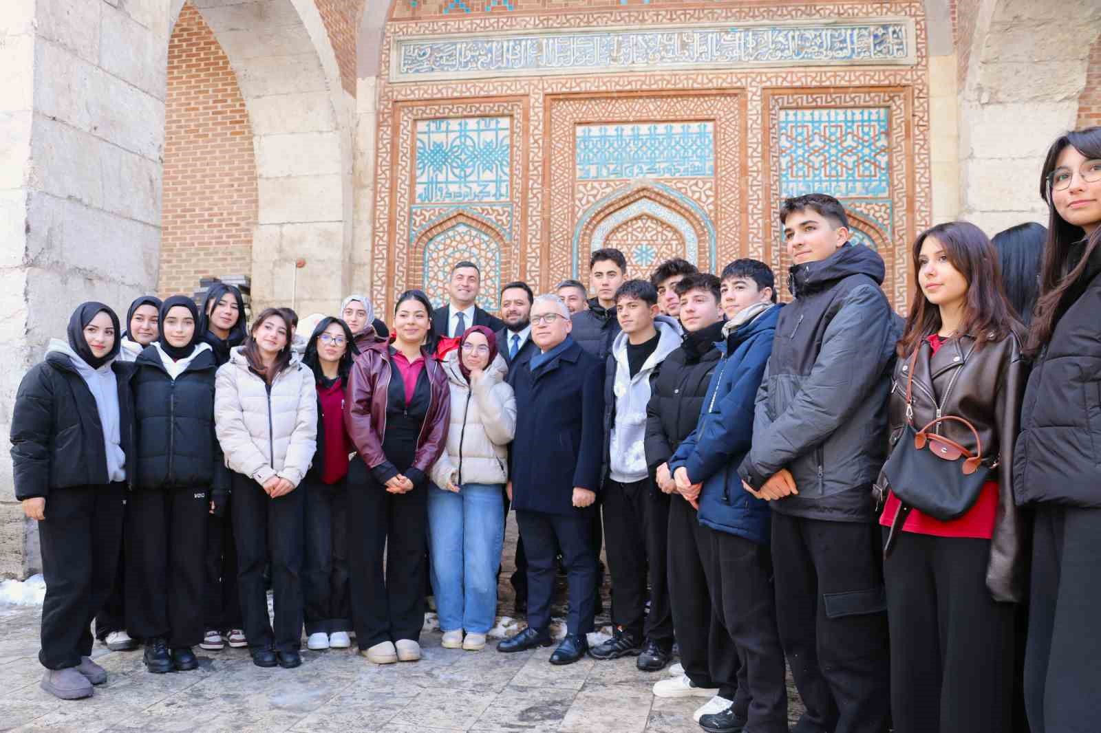 Selçuklu Sultanı mezarı başında anıldı
