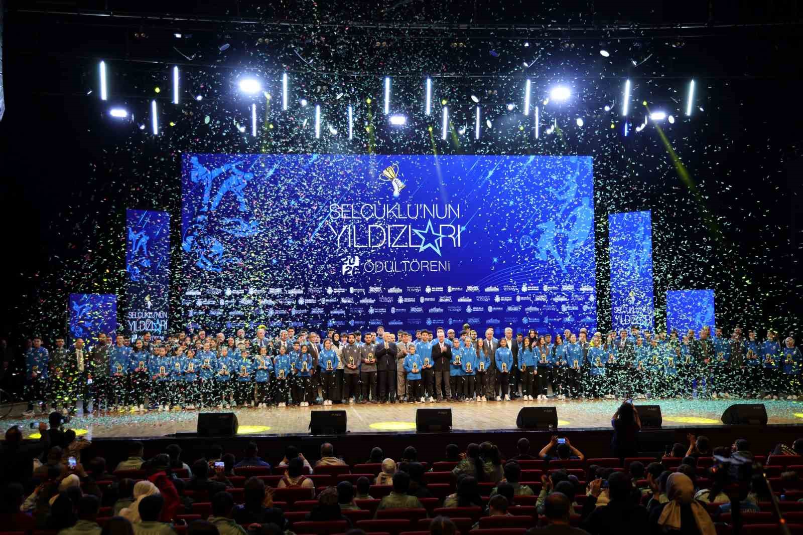 Selçuklu’nun yıldızları ödüllendirildi
Selçuklu’nun yıldızları ödüllendirildi