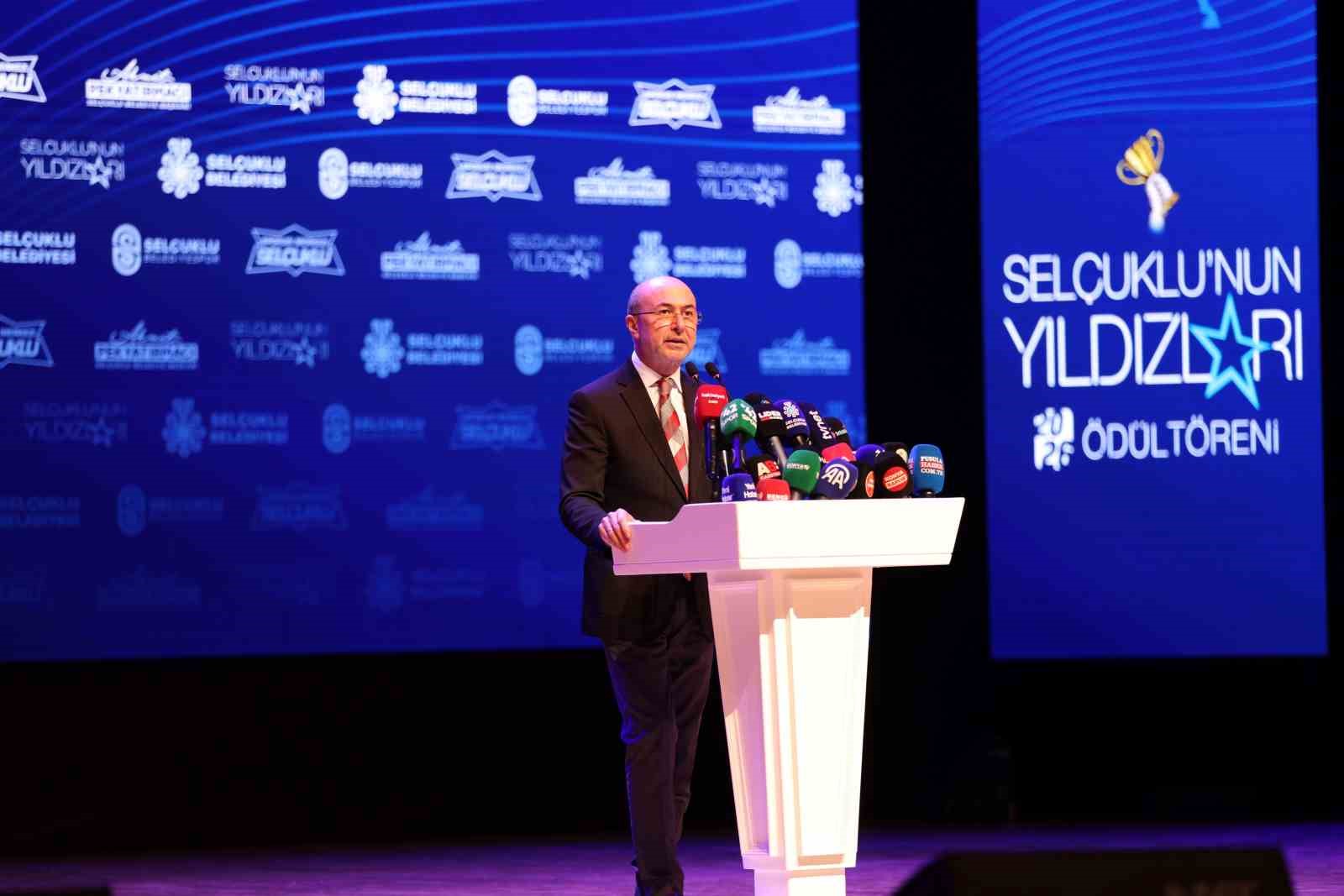 Selçuklu’nun yıldızları ödüllendirildi
Selçuklu’nun yıldızları ödüllendirildi