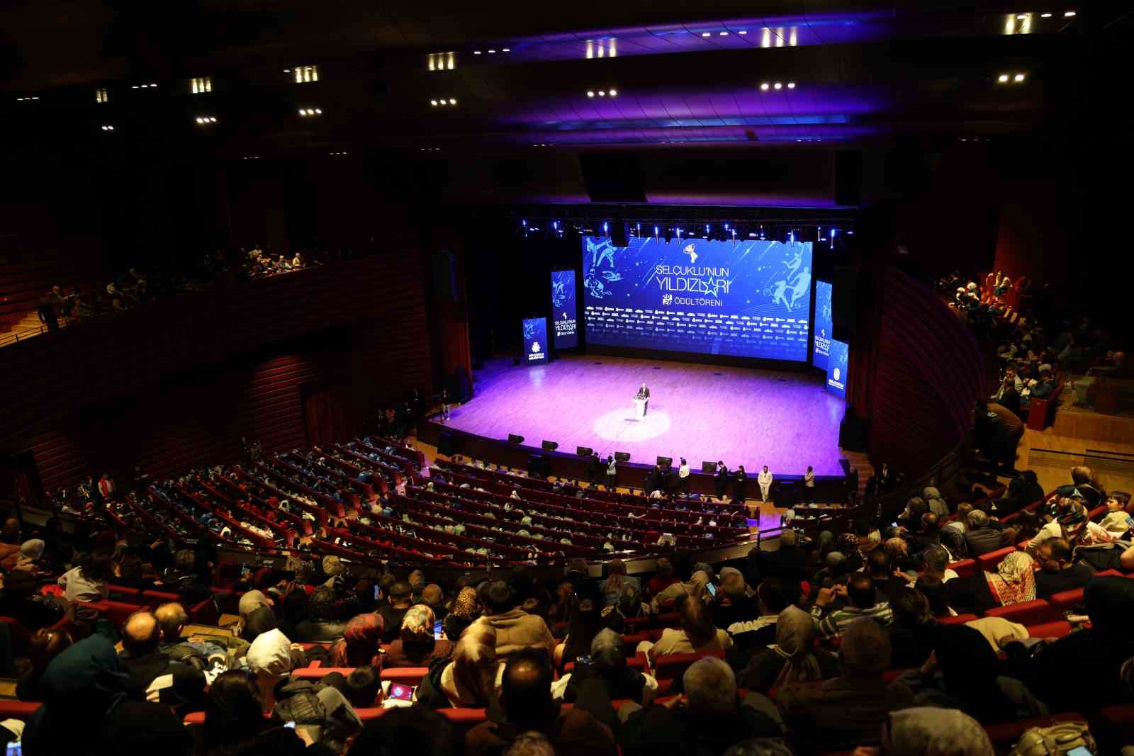 Selçuklu’nun yıldızları ödüllendirildi
Selçuklu’nun yıldızları ödüllendirildi