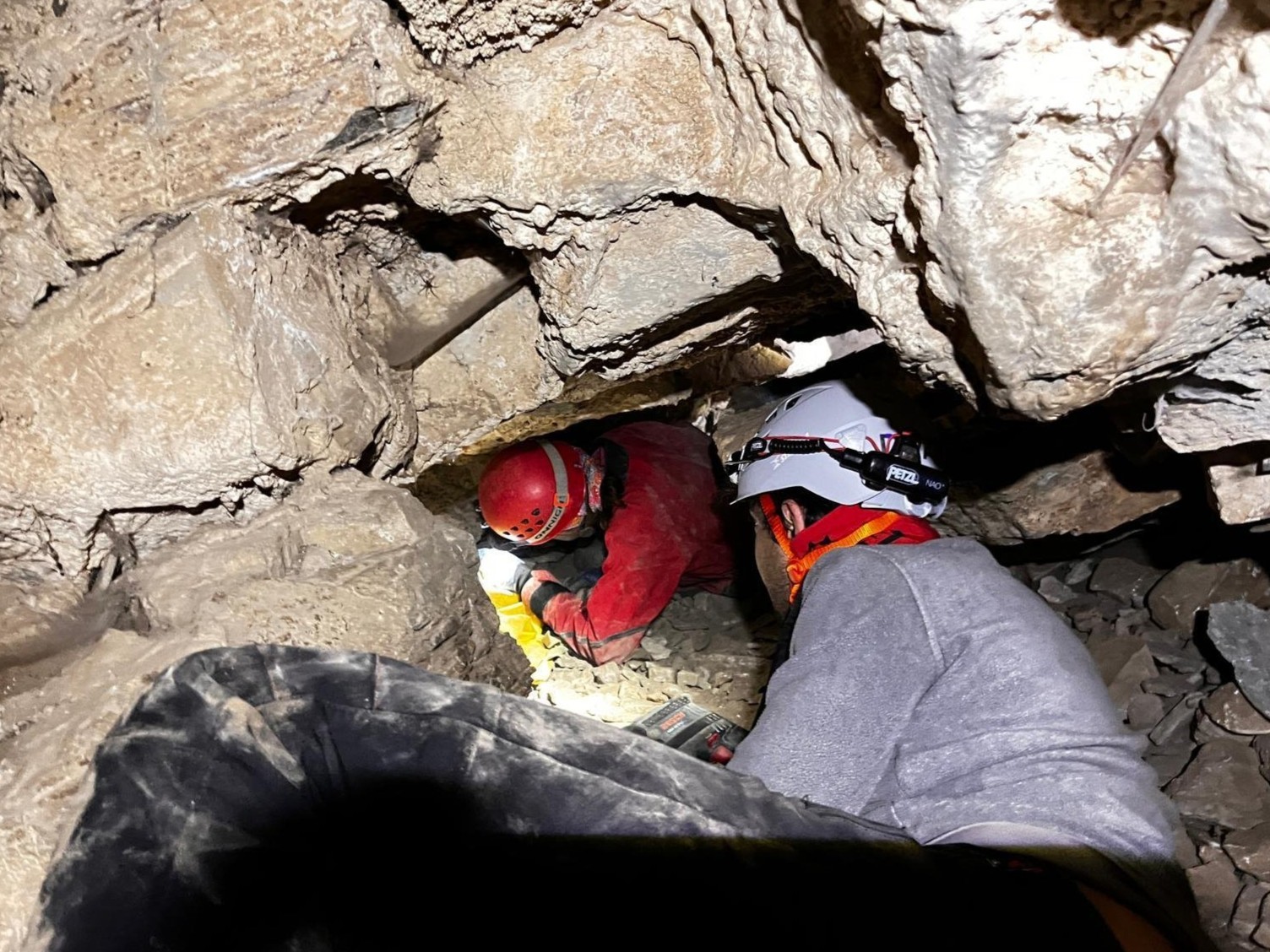 Selçuk’ta mağarada 9 saatlik kurtarma seferberliği
Selçuk’ta mağarada 9 saatlik kurtarma seferberliği