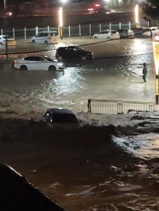 Selde hayatını kaybeden 2 kişinin bulunduğu aracın son görüntüleri ortaya çıktı
