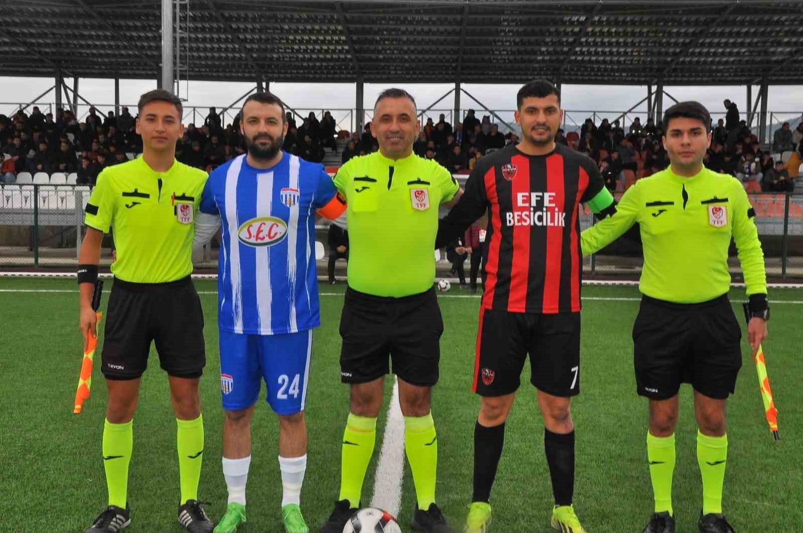 Selendi Belediyespor namağlup yoluna devam ediyor
