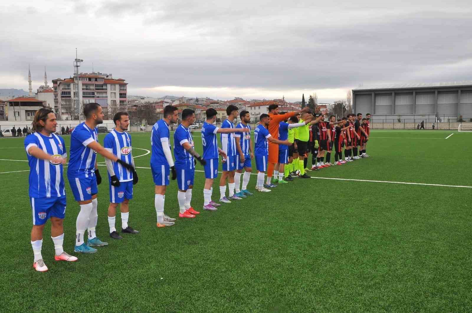 Selendi Belediyespor namağlup yoluna devam ediyor
