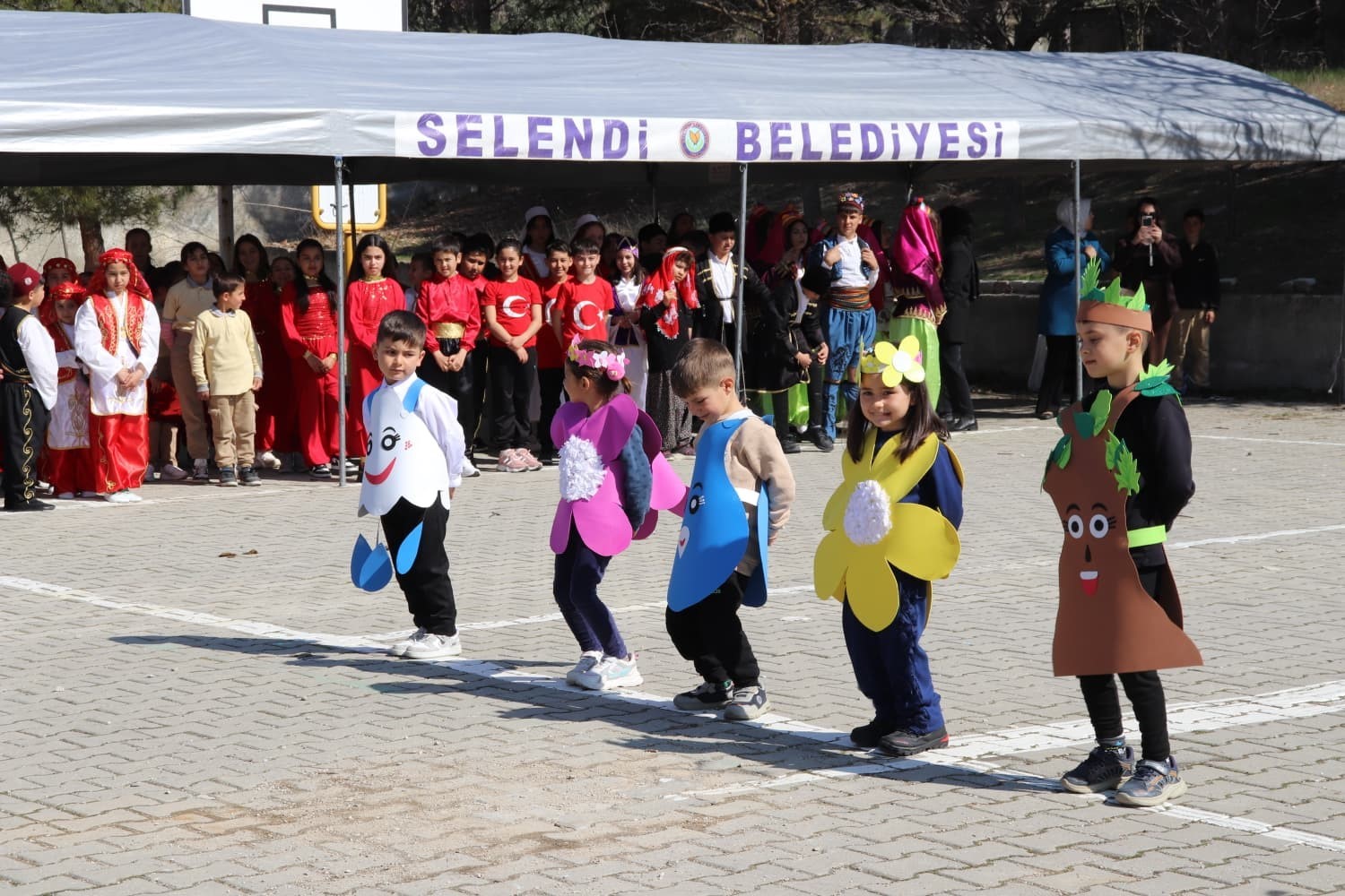 Selendi’de Nevruz coşkusu
