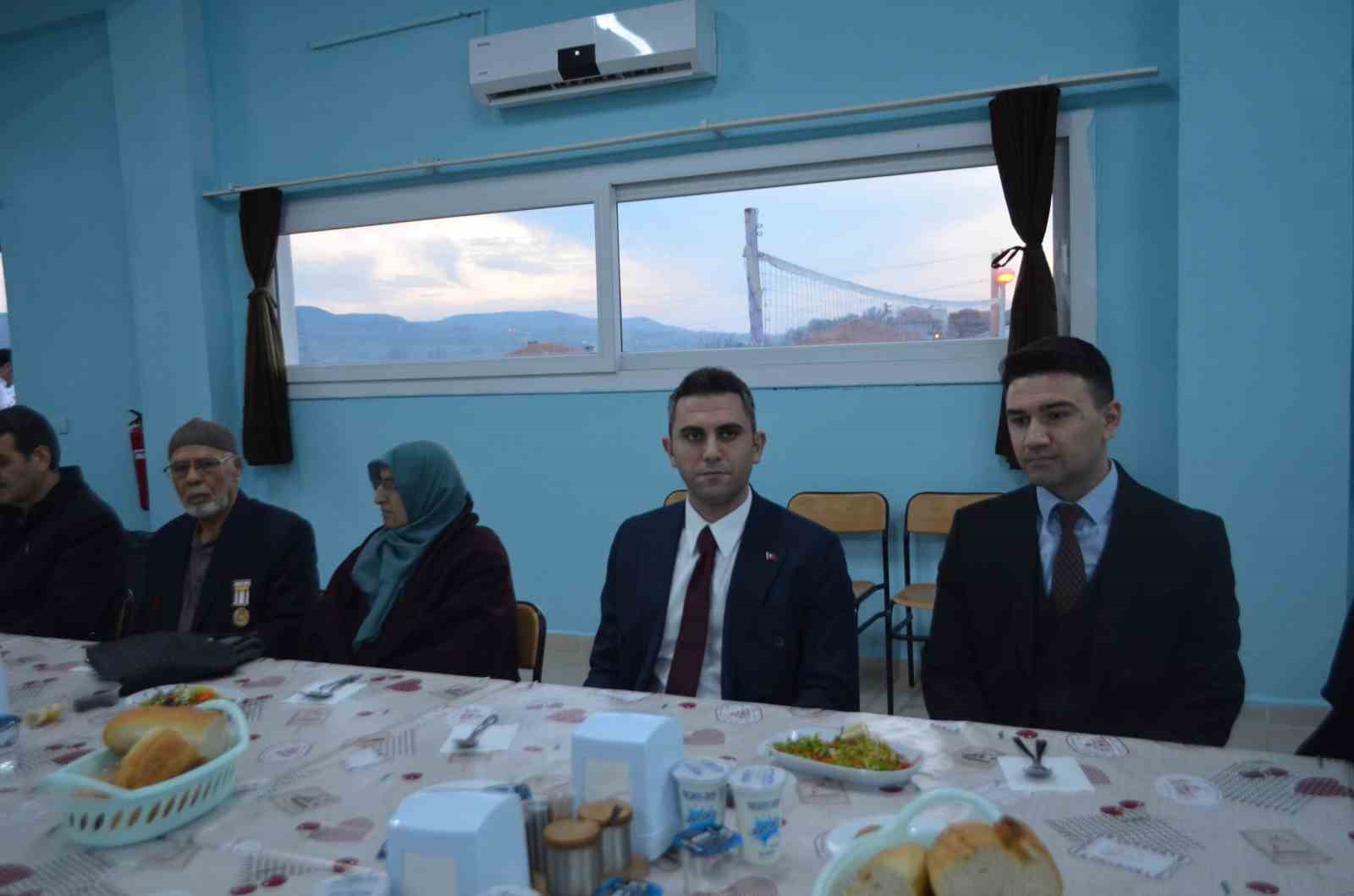Selendi’de şehit aileleri ve gaziler onuruna iftar yemeği
