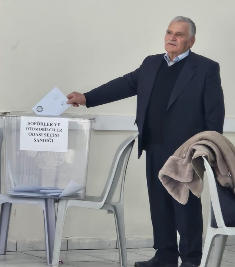 Selendili şoförler, ’Başkan Filik ile devam’ dedi
