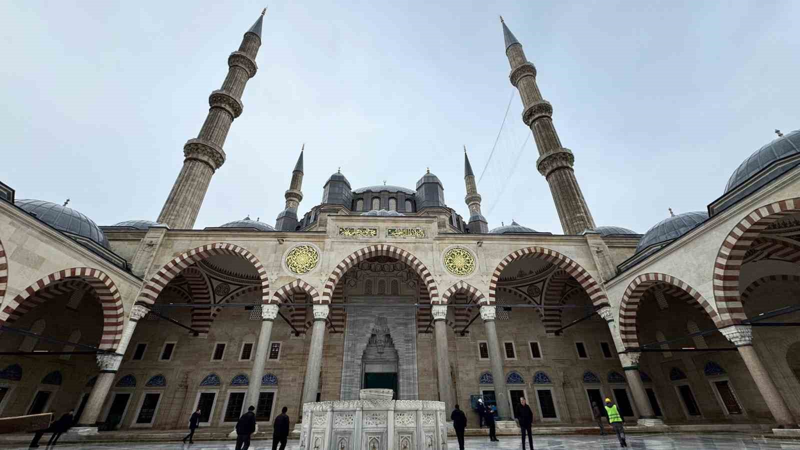 Selimiye Camii 4 yıl aradan sonra ibadete açıldı
