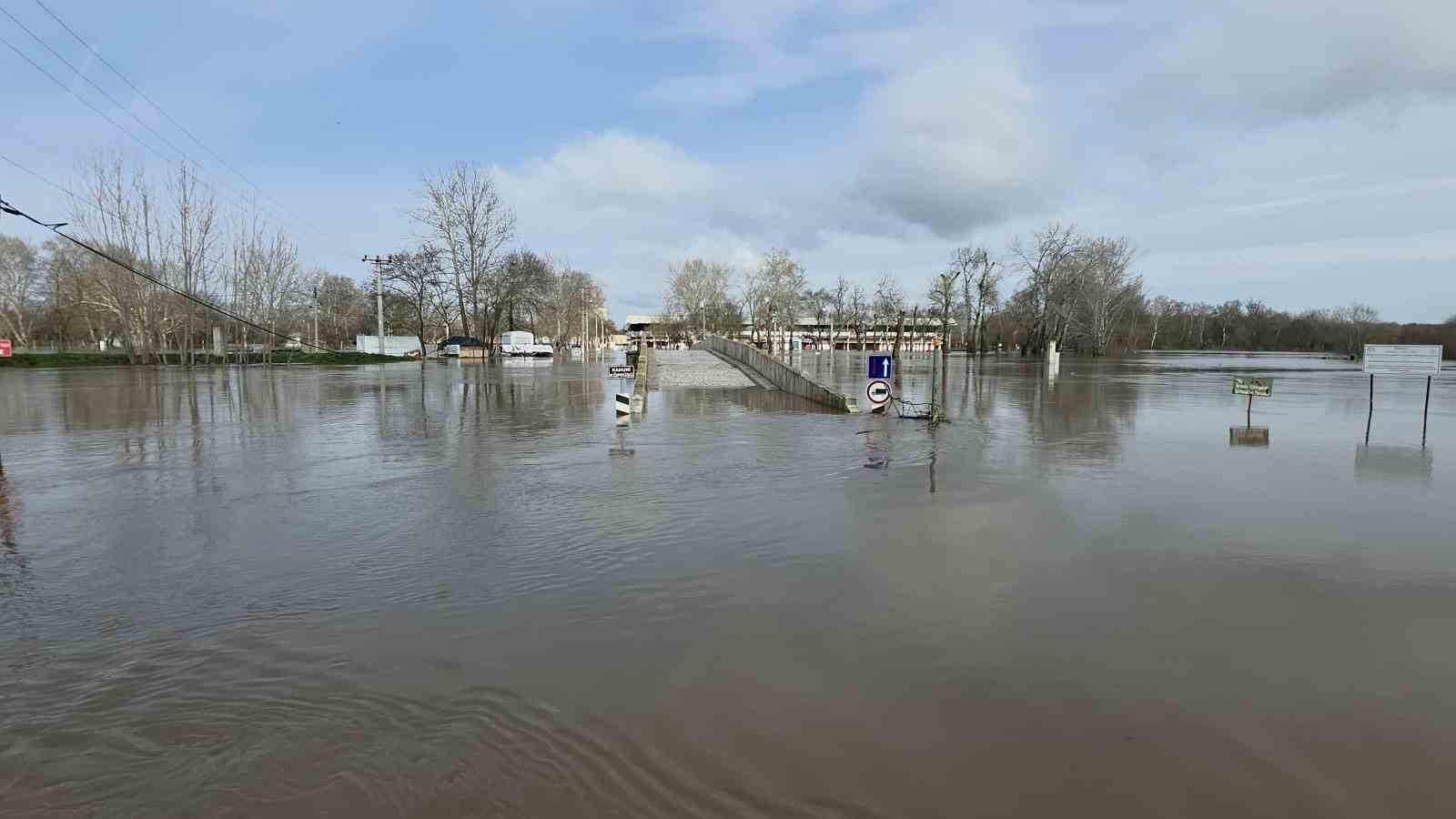 Selimiye Camii, göle dönen tarlalardan İstanbul’daki Sultanahmet’i andırdı
