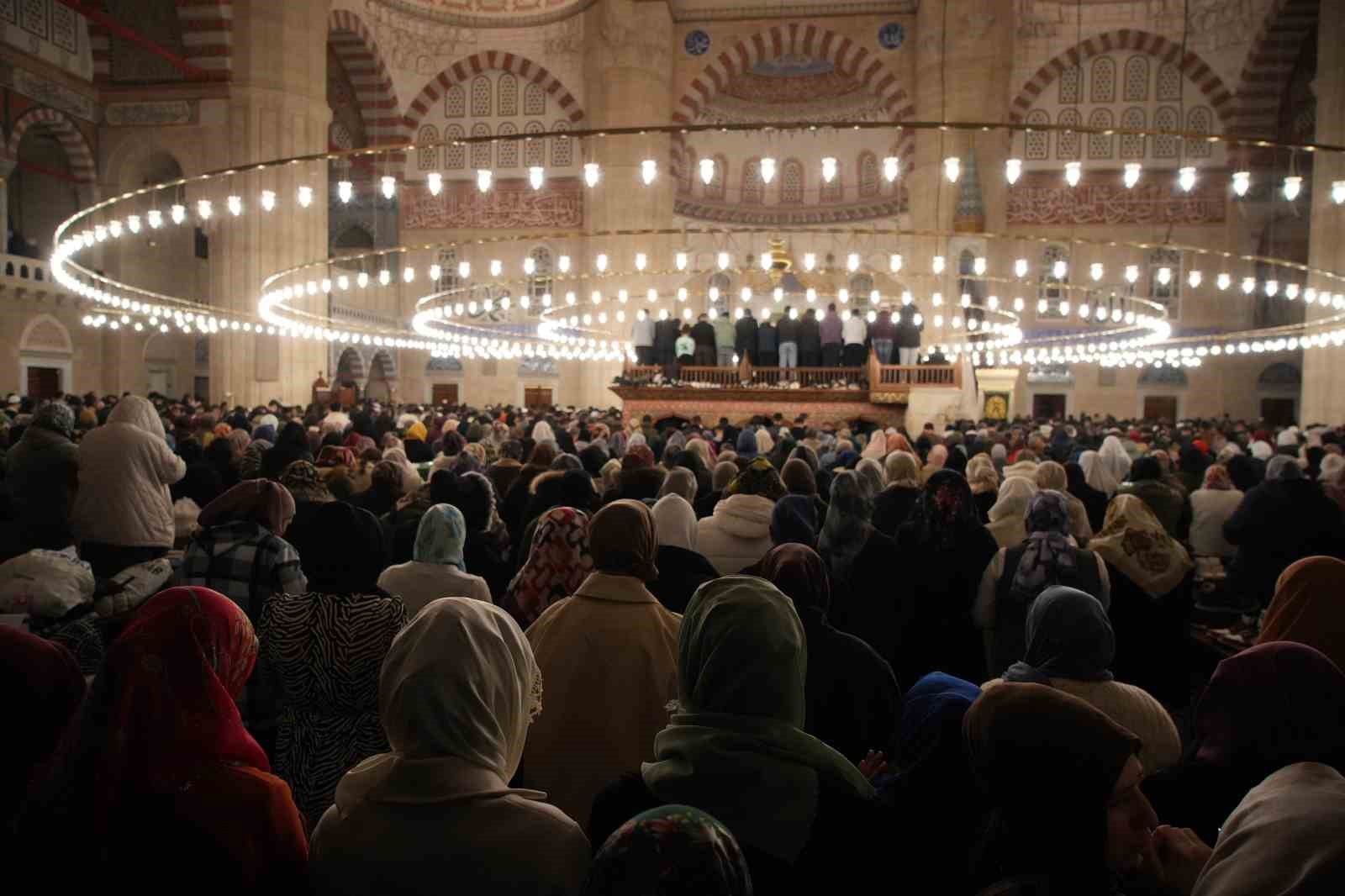 Selimiye Camii Kadir Gecesi’nde doldu taştı
