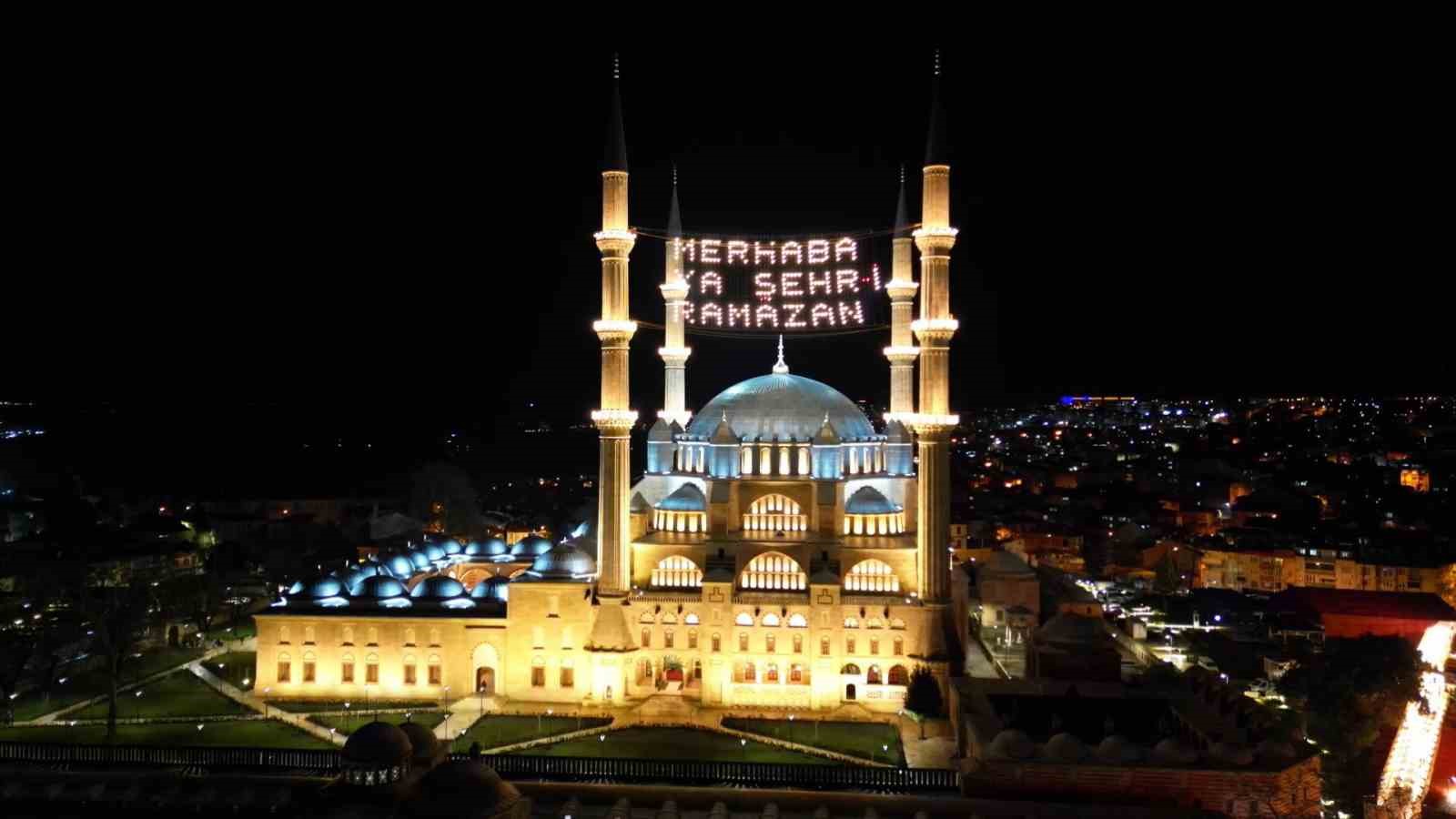 Selimiye Camii’nde 4 yıl aradan sonra ilk teravih
