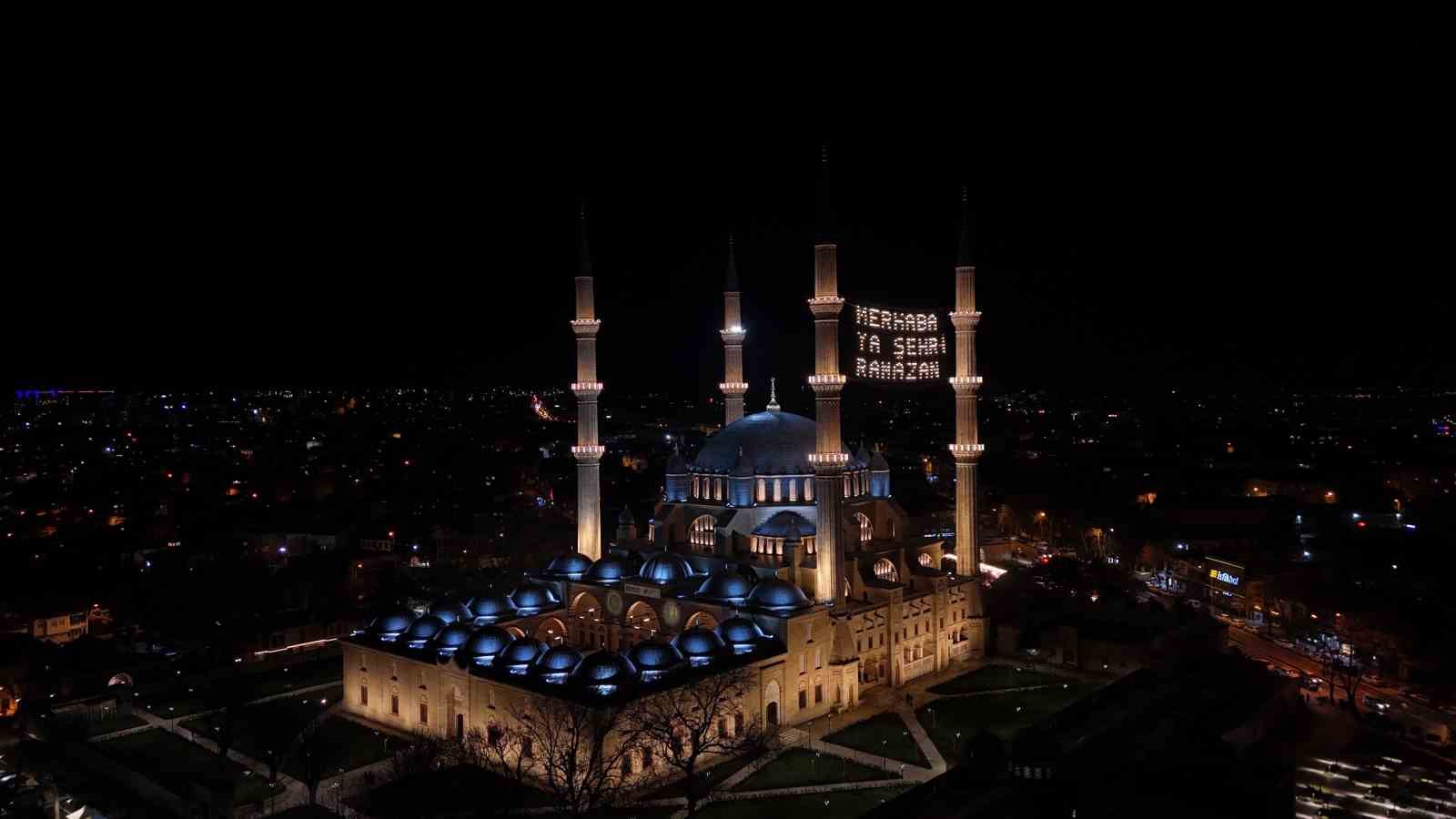 Selimiye Camii’nde 4 yıl aradan sonra ilk teravih
