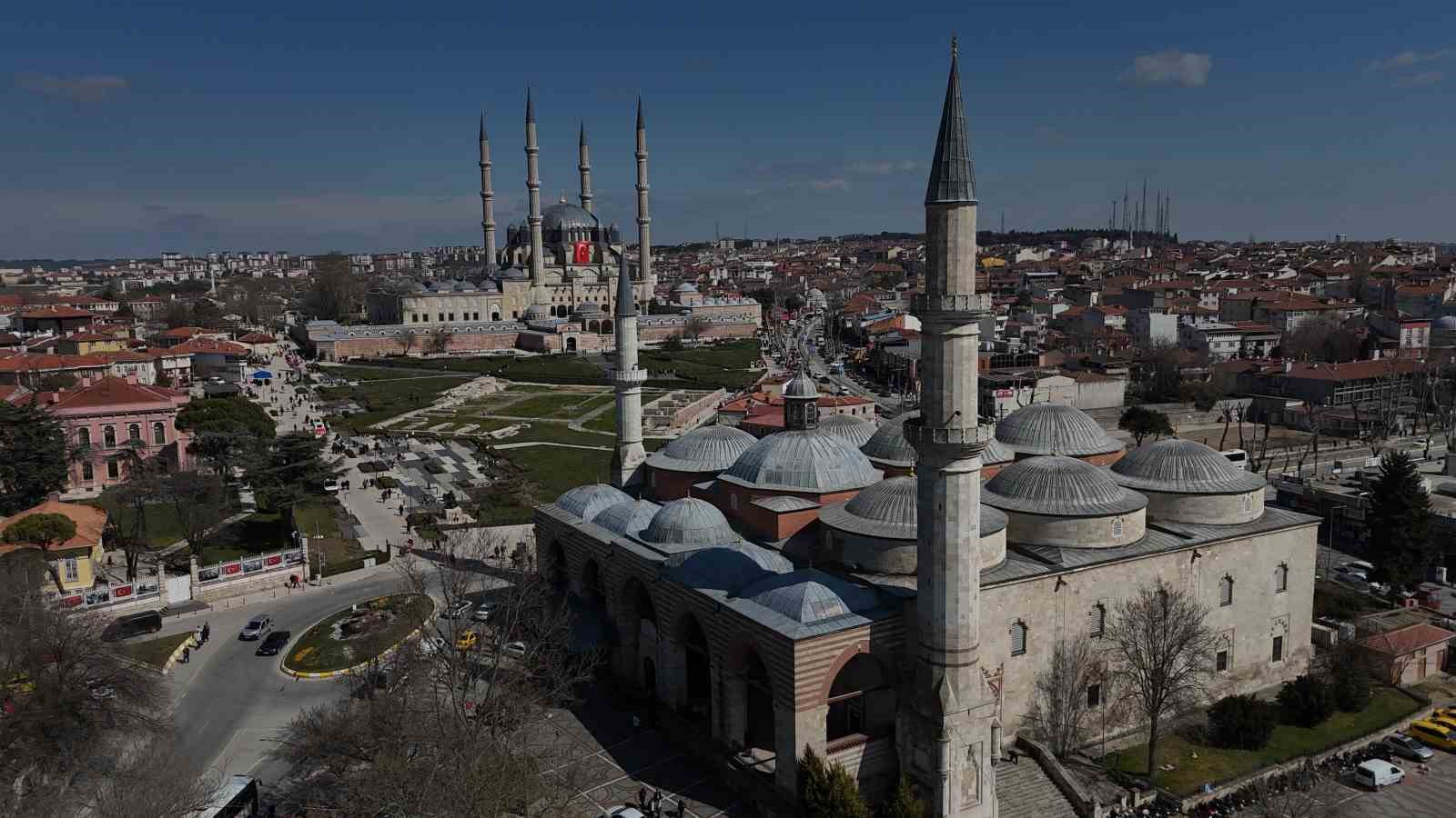 Selimiye Camii’nde restorasyon sonrası ilk bayram namazı kılındı
