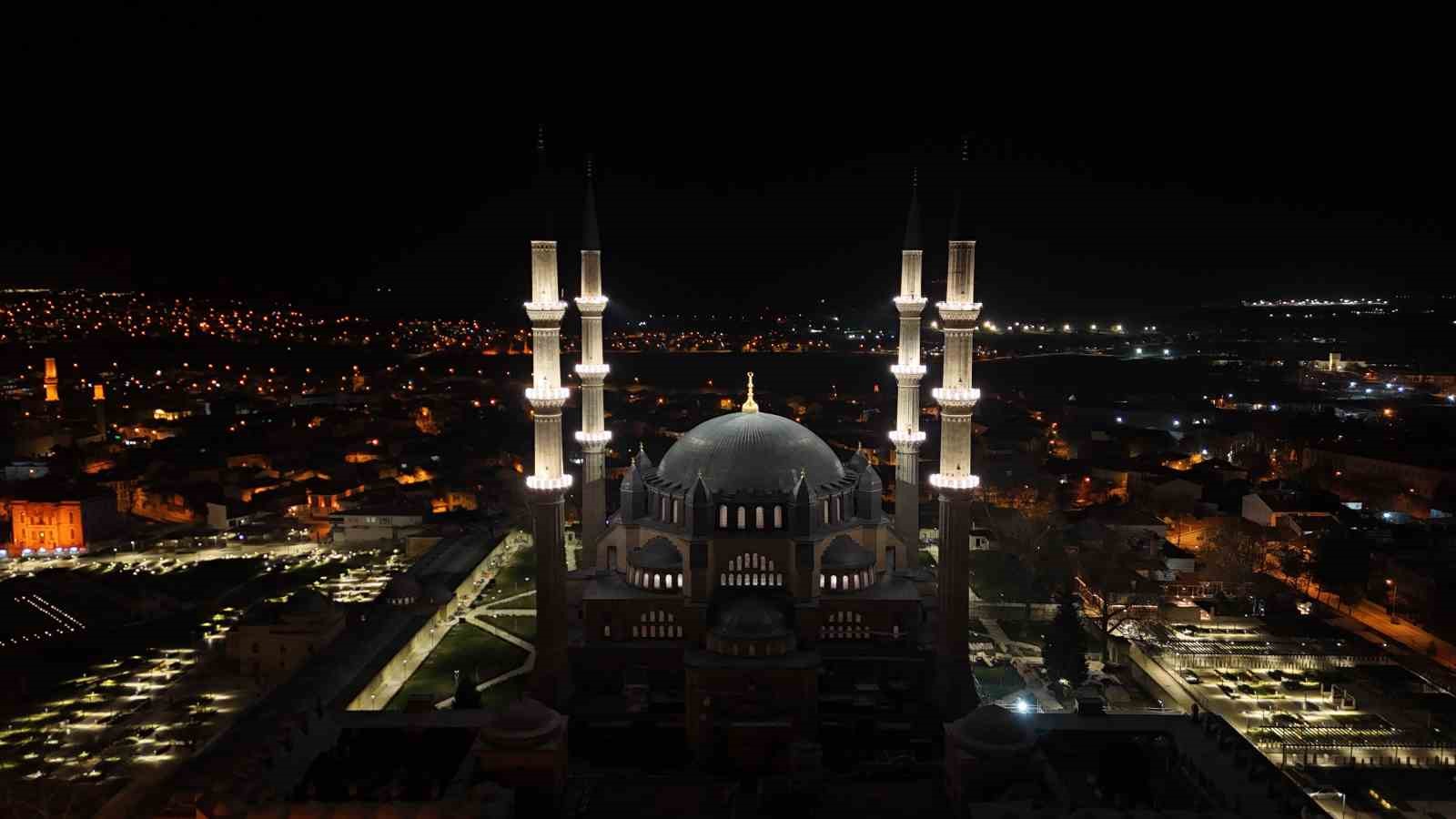 Selimiye Camii’nin ışıkları yıllar sonra yeniden yandı
