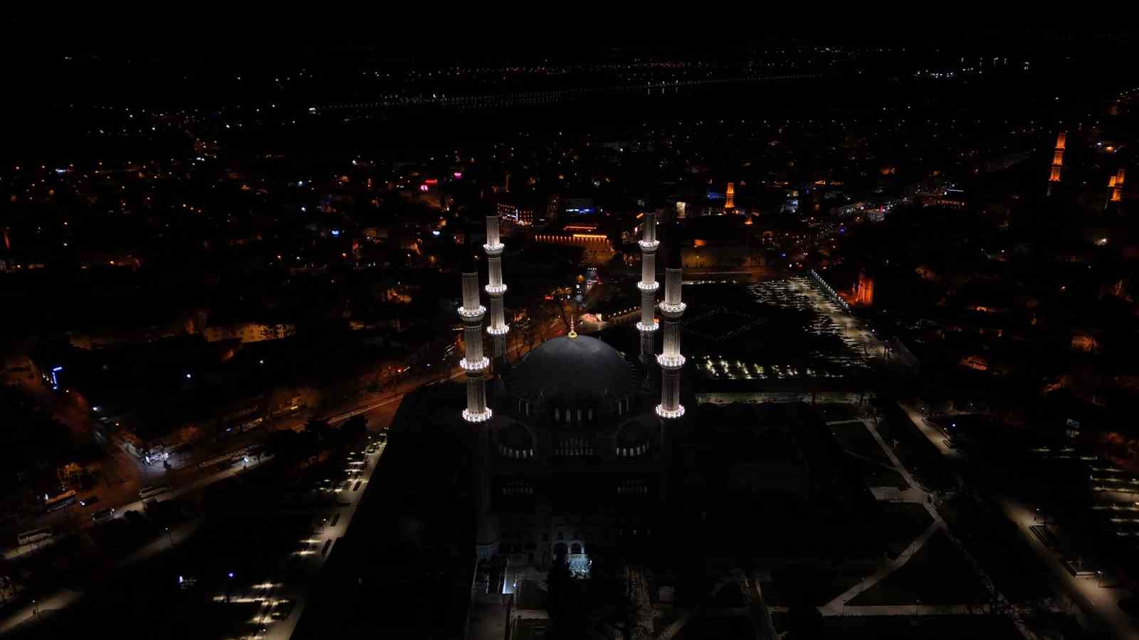 Selimiye Camii’nin ışıkları yıllar sonra yeniden yandı

