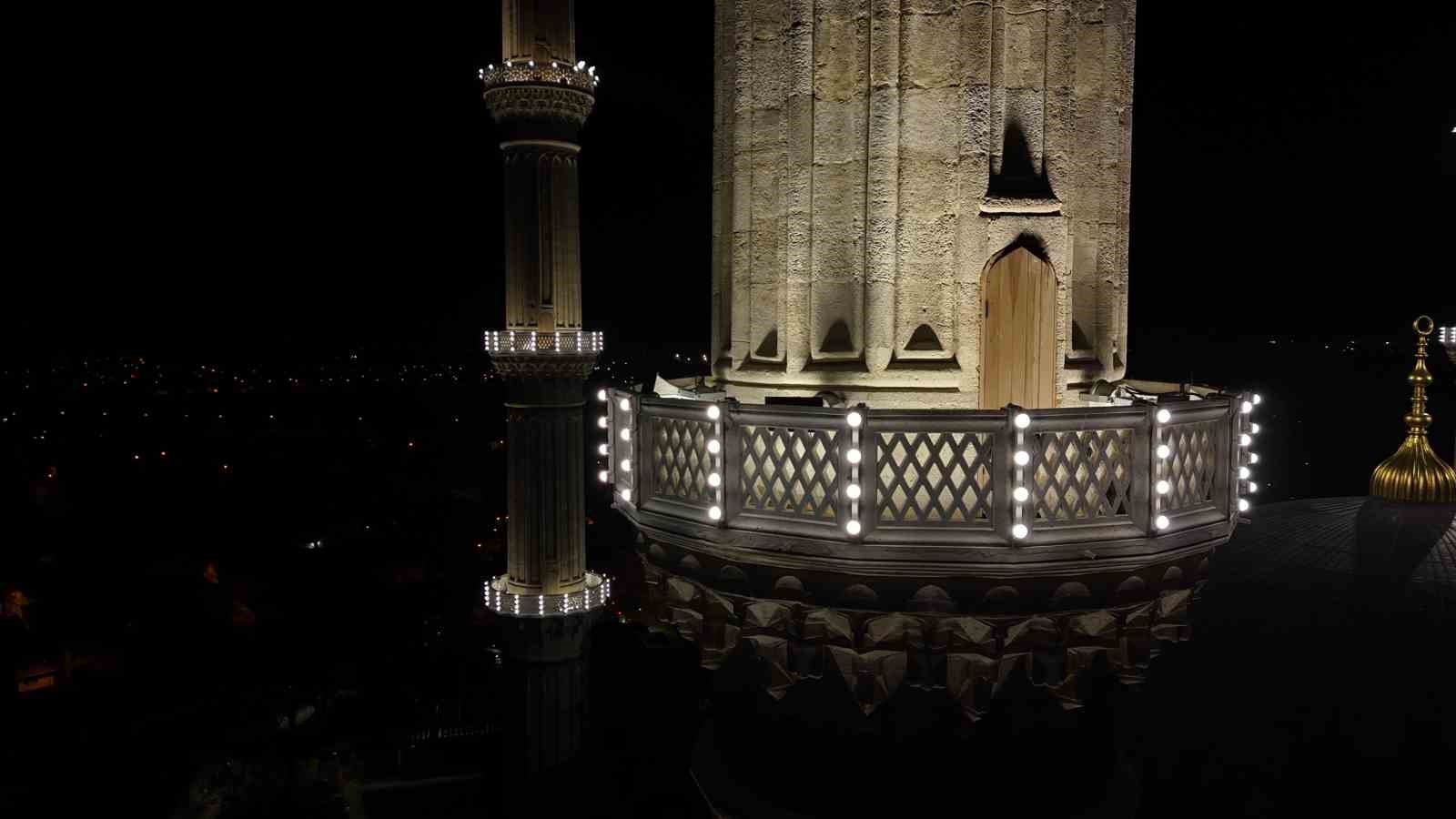 Selimiye Camii’nin ışıkları yıllar sonra yeniden yandı
