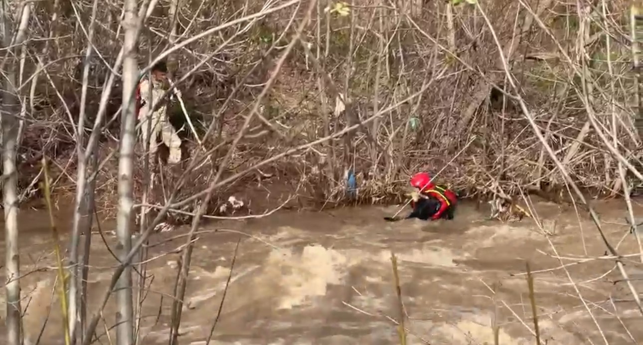 Şemdinli’de dereye düşen çocuğu arama çalışmaları sürüyor
