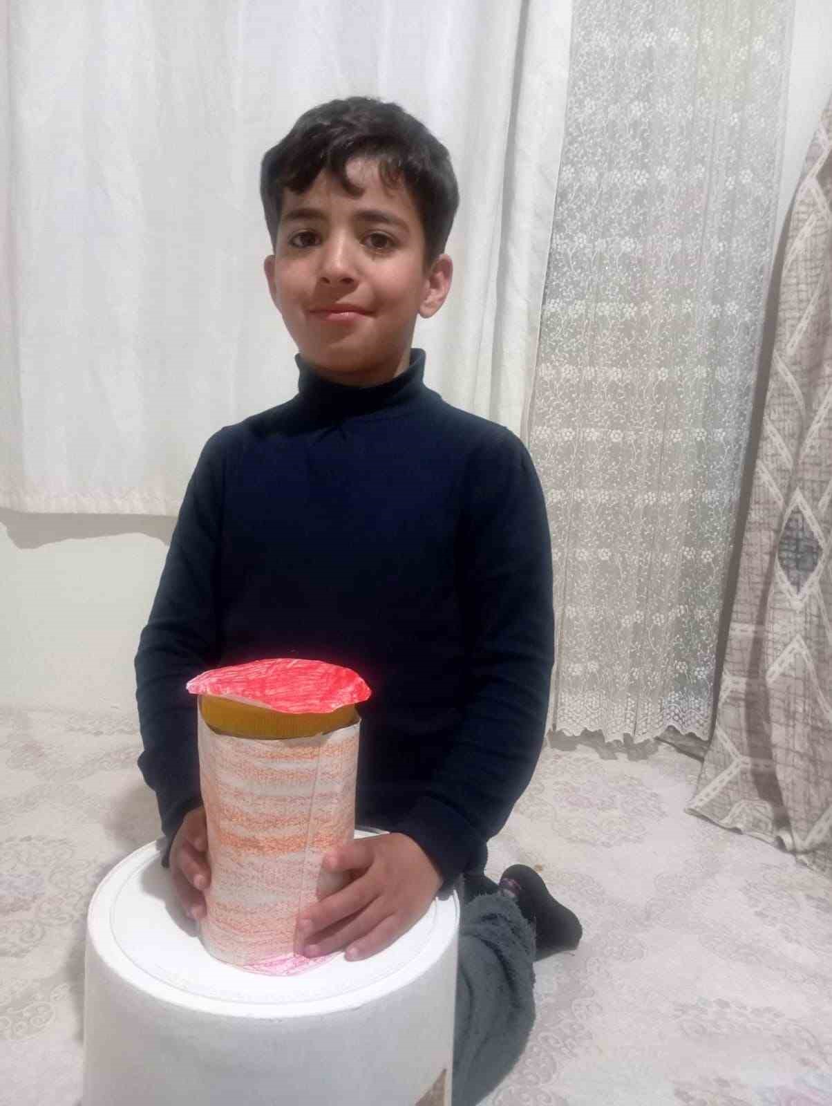 Şemdinli’de dereye düşen çocuk için seferberlik başlatıldı
