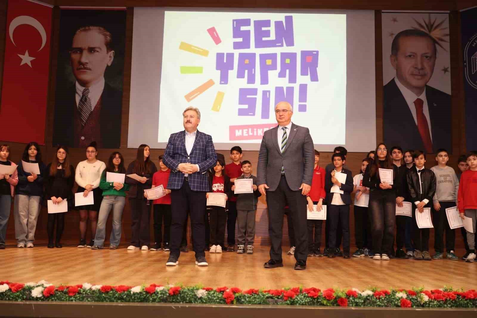 ’Sen Yaparsın Melikgazi’de başarılı olan küçük müzisyenler ödüllerini aldı
