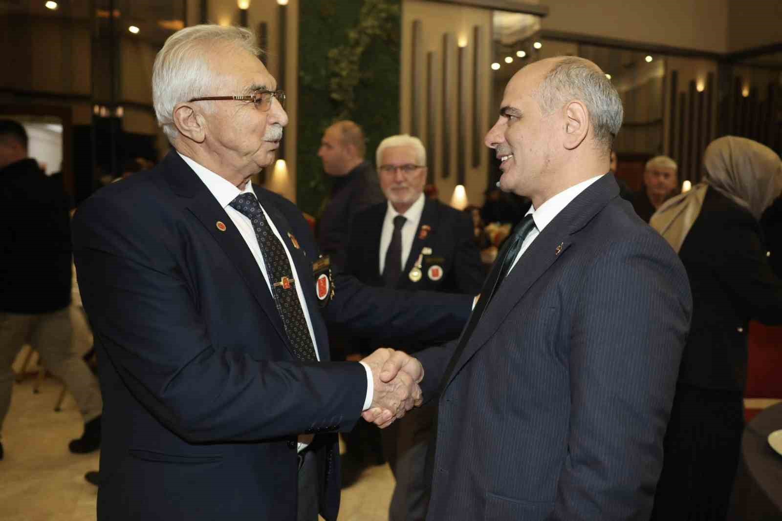 Şener Söğüt: "Biz vatanı kutsal, vatan sevgisini imandan biliriz"
