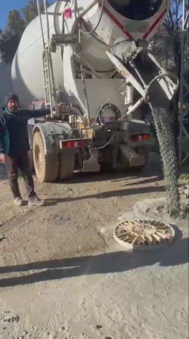 "Senin vicdanın kabul ediyor mu" sözlerine aldırış etmeden kanalizasyona beton döken firmaya rekor ceza
"Senin vicdanın kabul ediyor mu" sözlerine aldırış etmeden kanalizasyona beton döken firmaya rekor ceza