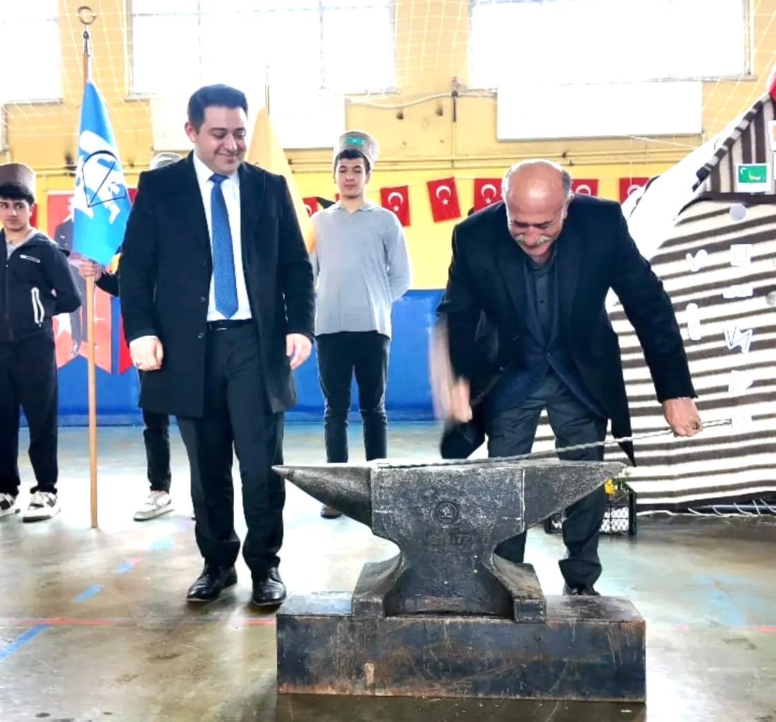 Şenkaya’da ‘Türk dünyası ve toplulukları’ haftası kutlandı
Şenkaya’da ‘Türk dünyası ve toplulukları’ haftası kutlandı