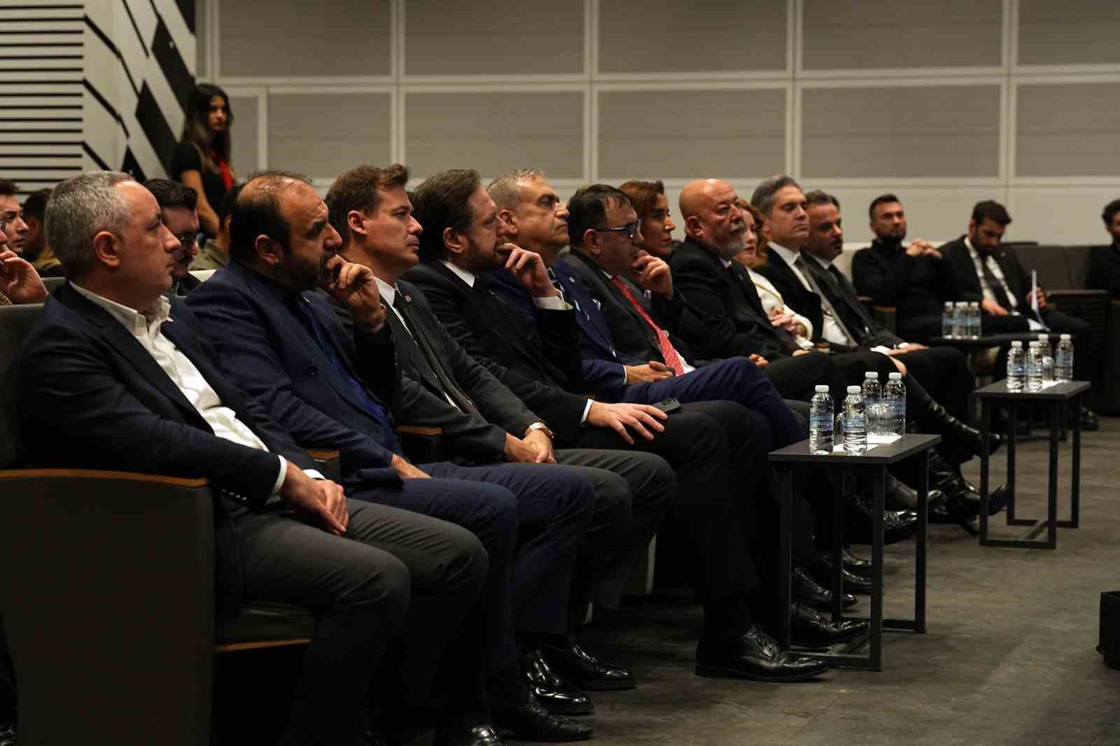 Serdal Adalı: "Görevimin başındayım ve mücadele edeceğim"
