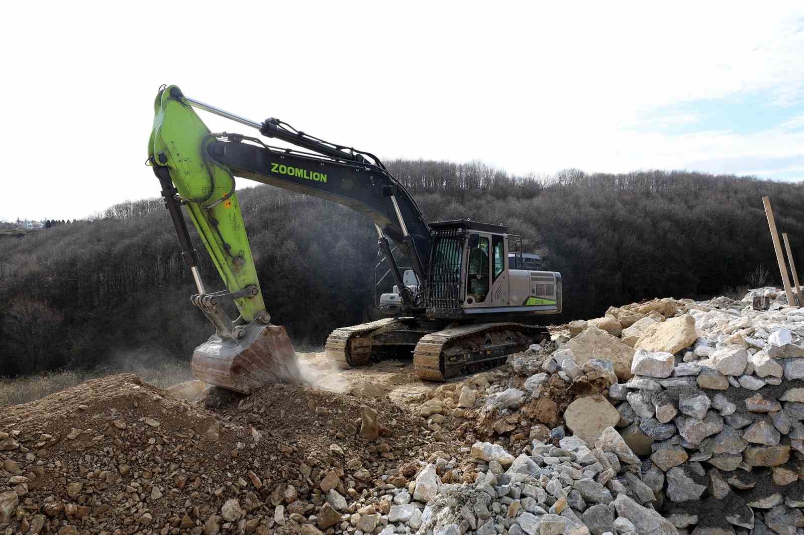 Serdivan ve Beşköprü birbirine bağlanıyor: Makineler sahaya indi
