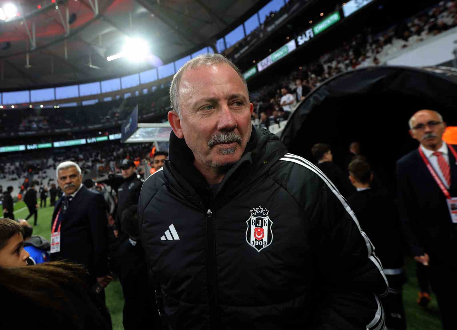 Sergen Yalçın, Beşiktaş’ın başında ligdeki 100. maçını geride bıraktı

