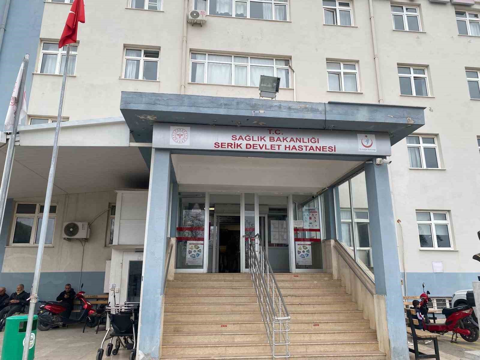 Serik’te hasta yakınları doktor ve hemşireye saldırdı
